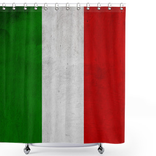 Personality  Italian Flag On Grunge Wall Shower Curtains