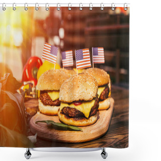 Personality  USA Flags On Hamburgers Grilled For Outdoors Barbecue Shower Curtains