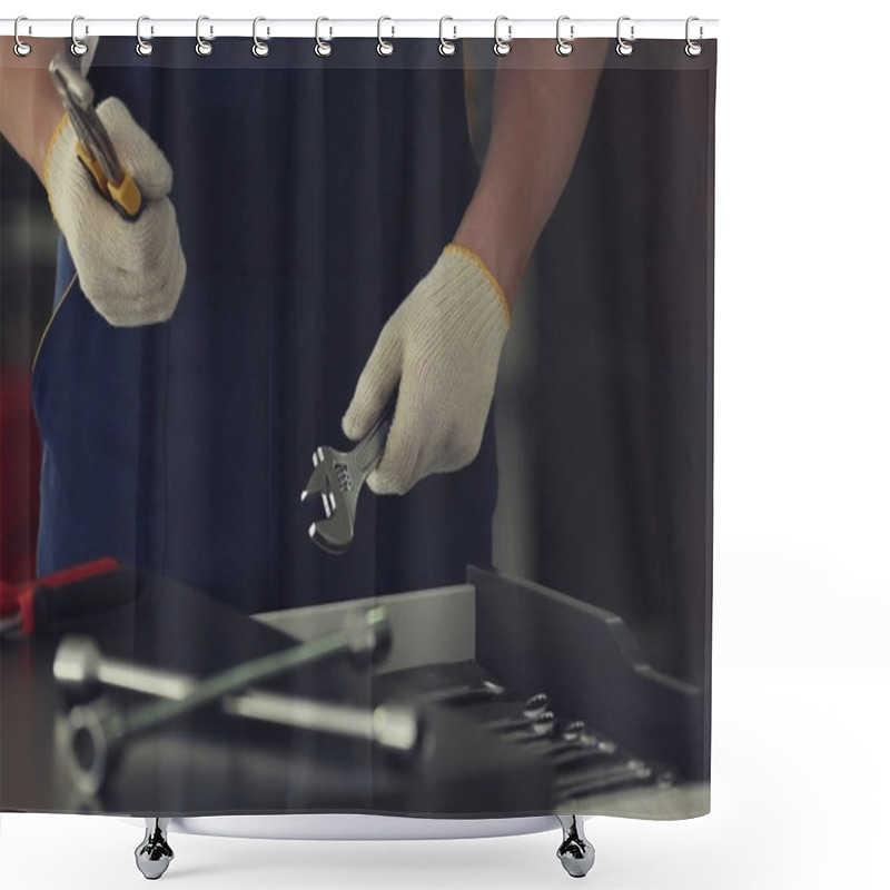 Personality  Auto Mechanic Selecting Tools Shower Curtains