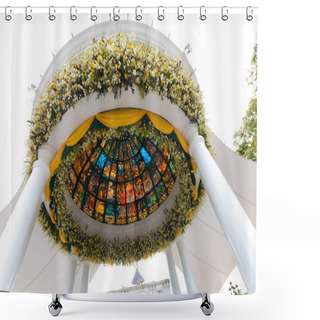 Personality  Pavilion With Stained Glass Shower Curtains