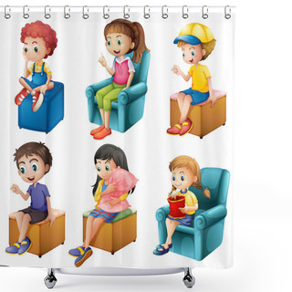 Personality  Kids Sitting Shower Curtains