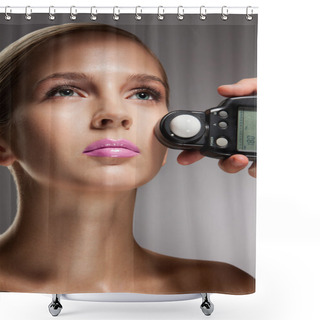 Personality  Measuring Light With Flash Meter Shower Curtains