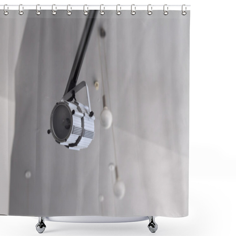 Personality  Studio Lighting Equipment. Controlled Track Spotlight On Rail System Shower Curtains