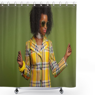 Personality  Dancing Retro 70s Fashion African Woman With Sunglasses. Yellow Shower Curtains
