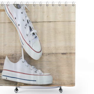 Personality   White Sneakers Hang Wooden Wall Shower Curtains
