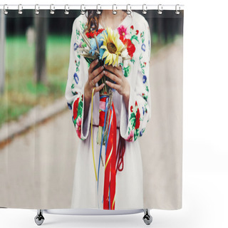 Personality  Beautiful Brunette Bride Shower Curtains