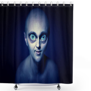 Personality  Alien With Big Eyes Shower Curtains