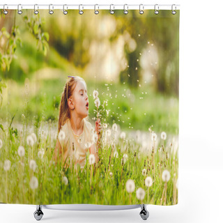 Personality  Sweet Little Girl Blowing Dandelion Shower Curtains