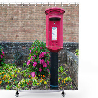 Personality  Rural Royal Mail British Letter Box Shower Curtains