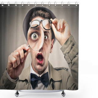 Personality  Amazed Detective Shower Curtains