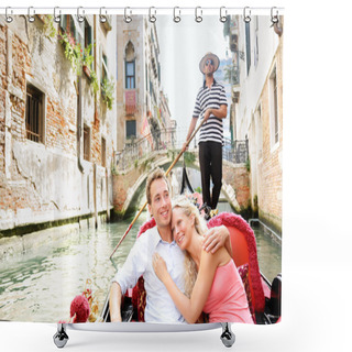 Personality  Romantic Travel Couple In Venice On Gondole Boat Shower Curtains