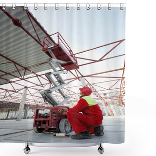 Personality  Construction Worker With Lift Equipment Shower Curtains