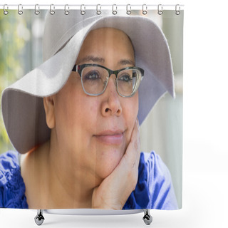 Personality  Cancer Patient Wears Hat For Sun Protection Shower Curtains