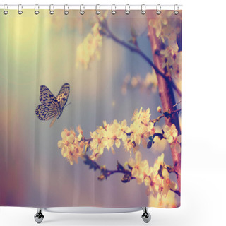Personality  Vintage Butterfly With Flowers Shower Curtains