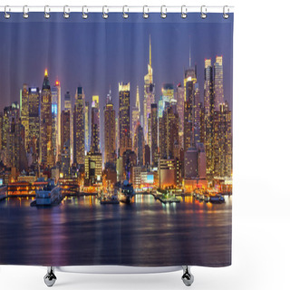 Personality  Manhattan At Night Shower Curtains