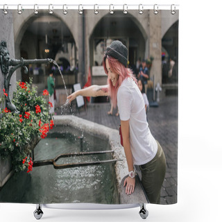 Personality  Fountain Shower Curtains