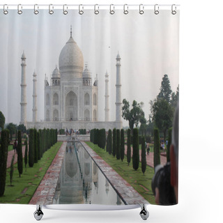 Personality  The Tourists Taking Photos Of Taj Mahal In A Crowd. Taken In Agra, India, August 2018 Shower Curtains
