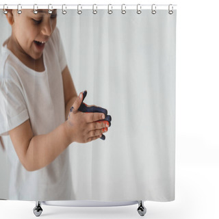 Personality  Little Kid Girl With Painted Hands Shower Curtains