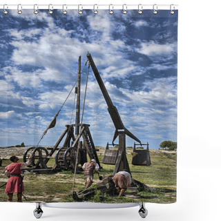 Personality  Medieval Warriors Loading Catapult Shower Curtains