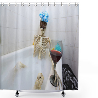 Personality  Bony Skeleton Taking A Bubble Bath In A Grungy Off-white Dirty Tub Shower Curtains