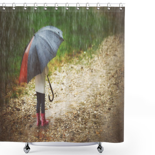 Personality  Happy Baby Girl With  Umbrella In The Rain Runs Through Shower Curtains
