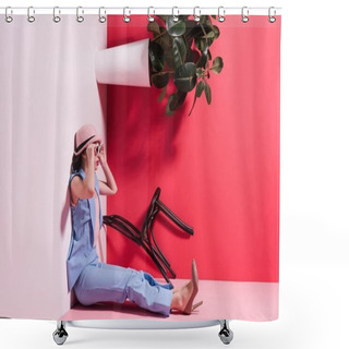 Personality  Stylish Girl In Hat And Sunglasses Shower Curtains