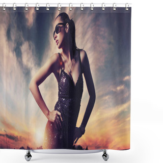 Personality  Nostalgic Young Beauty Wearing Sunglasses Shower Curtains