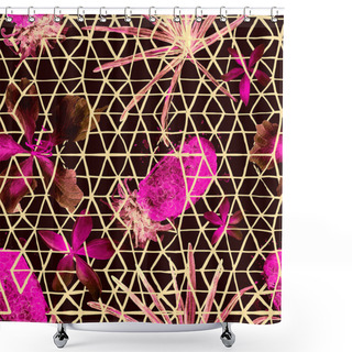 Personality  Exotic Geometry Seamless Pattern. Shower Curtains