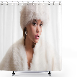 Personality  Attractive Woman In White Fur Shower Curtains