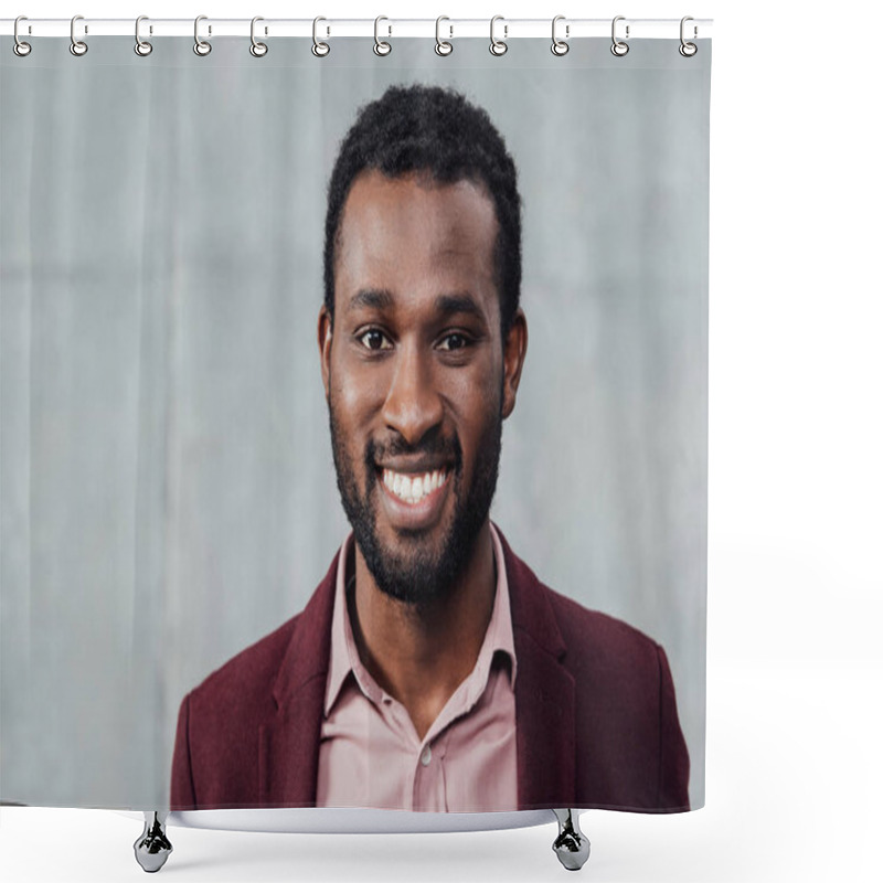 Personality  portrait of smiling african american casual businessman on grey background shower curtains