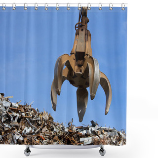 Personality  Crane Grabber Up On The Metal Heap Shower Curtains