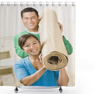 Personality  Happy Couple Carrying Carpet Roll Shower Curtains