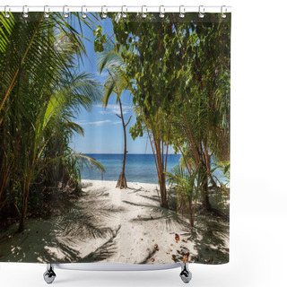 Personality  Maldives Shower Curtains