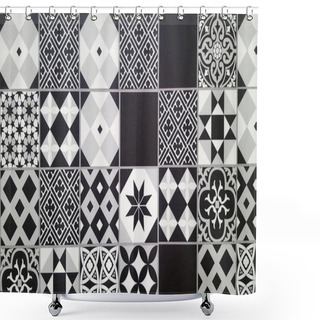 Personality  Black And White Traditional Ceramic Floor Tile Shower Curtains