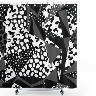 Personality  Retro Geometry Seamless Pattern In Black And White Shower Curtains