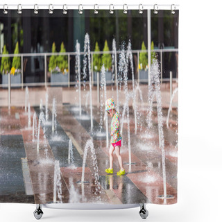 Personality  Toddler Playing With Fountains Shower Curtains