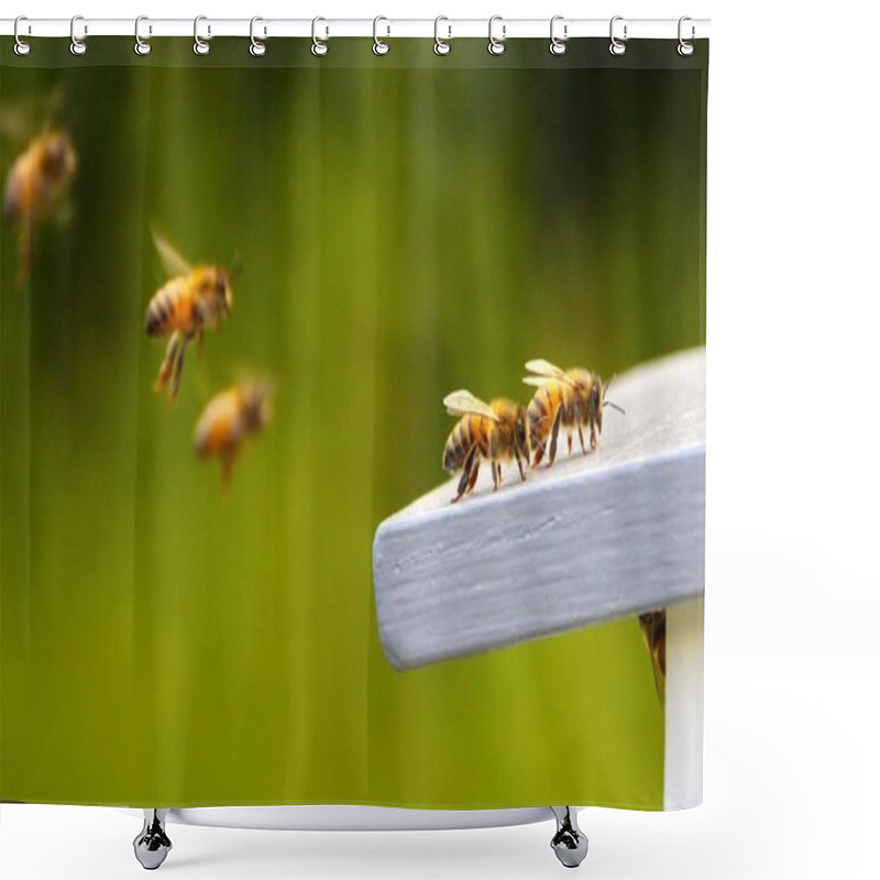 Personality  Flying Bees Shower Curtains