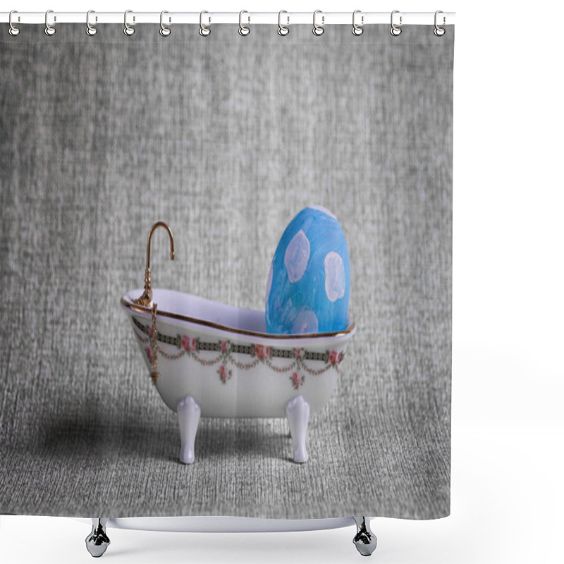 Personality  Easter Eggs Shower Curtains