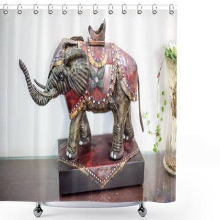 Personality  Statuette Of The Indian Elephant Shower Curtains