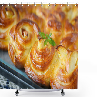 Personality  Twisted Sweet Buns With Apple Shower Curtains