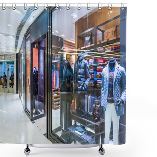 Personality  Fashion Shop Display Window And Clothes Shower Curtains