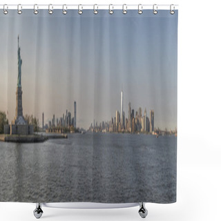 Personality  Statue Of Liberty Shower Curtains