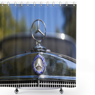 Personality  Retro Mercedes-Benz Car Logo Shower Curtains
