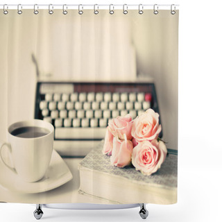 Personality  Vintage Still Life With Roses Shower Curtains