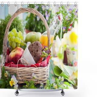 Personality  Picnic Basket With Fruits Shower Curtains
