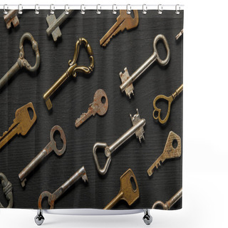 Personality  Seamless Pattern With Vintage Rusty Keys On Black Background Shower Curtains