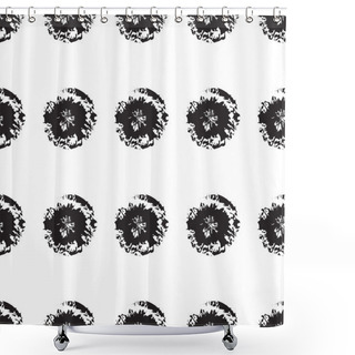 Personality  Vector Seamless Pattern. Abstract Doodle Background With Round B Shower Curtains