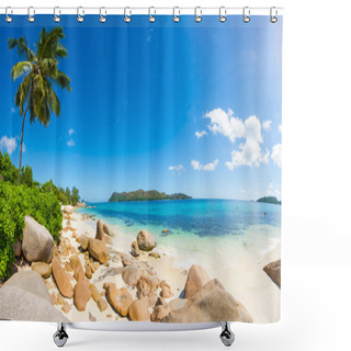 Personality  Anse Petite Shower Curtains