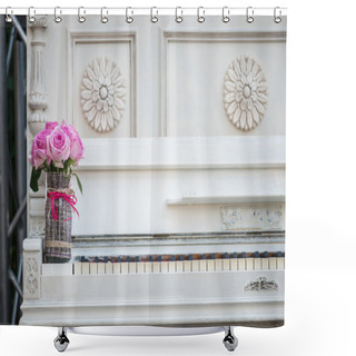 Personality  Beauty Of Roses Shower Curtains