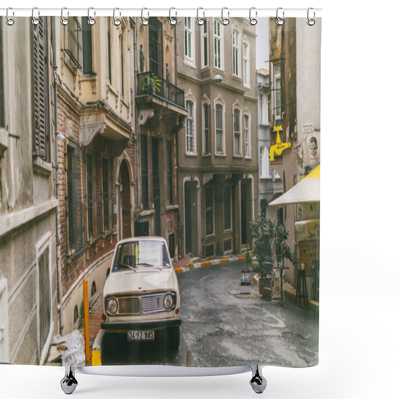 Personality  narrow street shower curtains